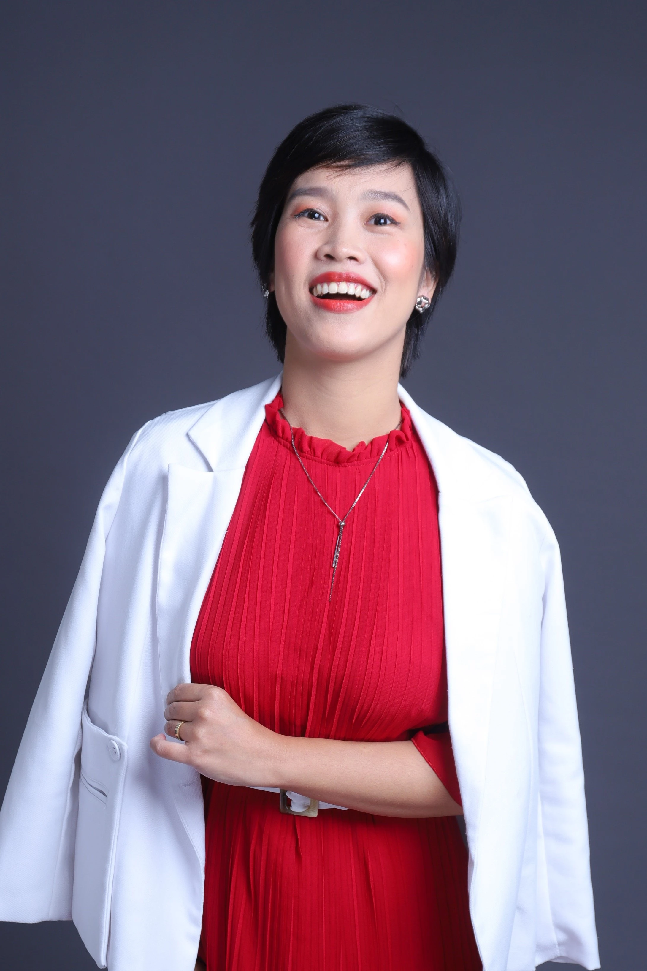 Hoàng Thị Cẩm Ly